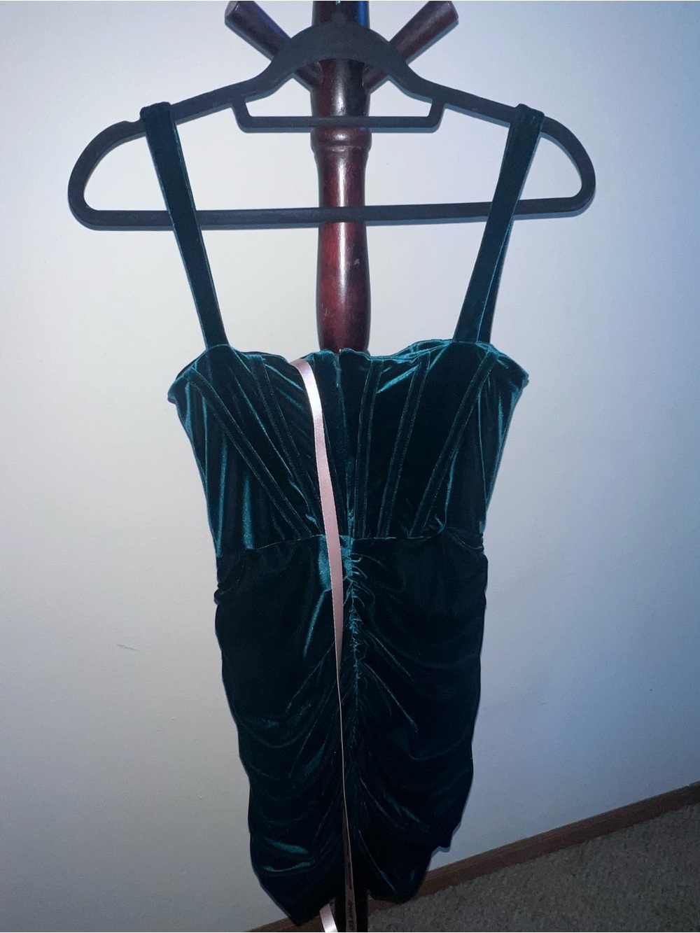 Women’s Emerald Green Velvet Ruched Mini Dress